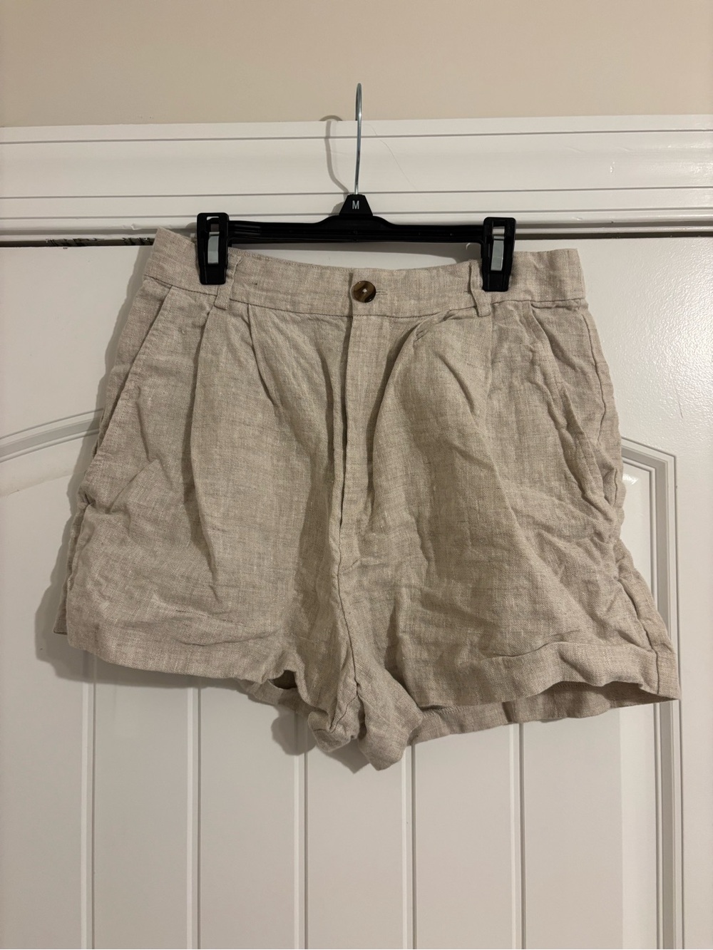 Reformation Pleated Linen Shorts, size 4